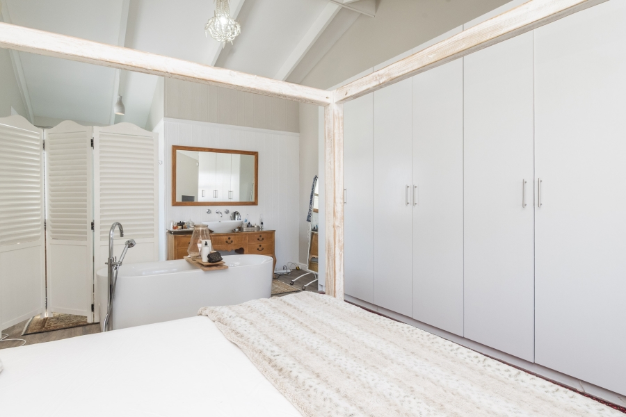 To Let 3 Bedroom Property for Rent in Sea Point Western Cape